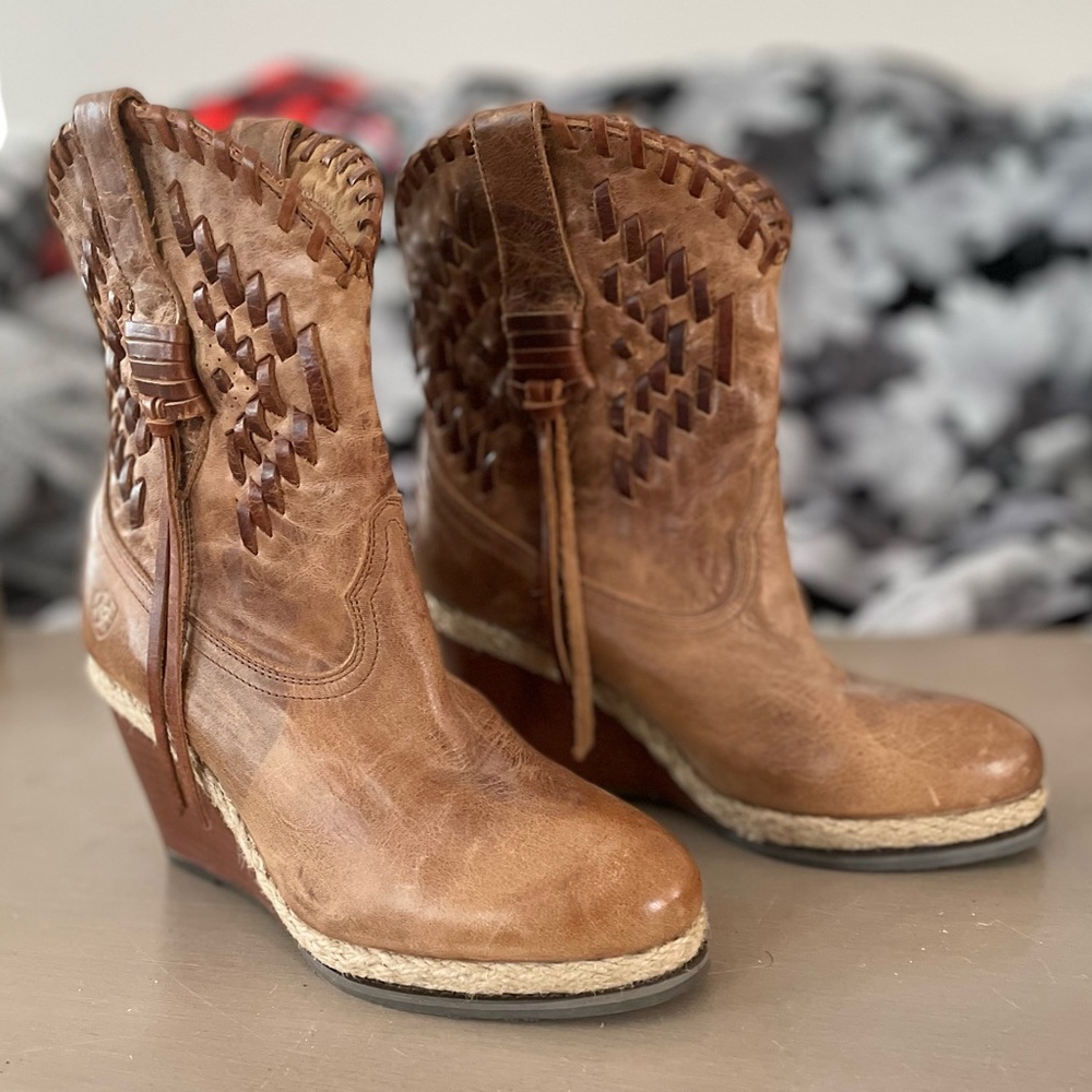 Ariat Opry wedge boots booties 8 B